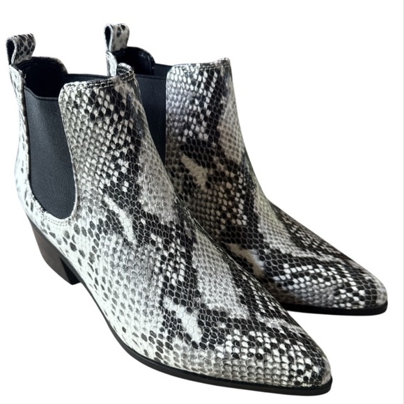 Blondo boots Waterproof leather 7.5 reptile snake print pointed toe - Picture 1 of 4